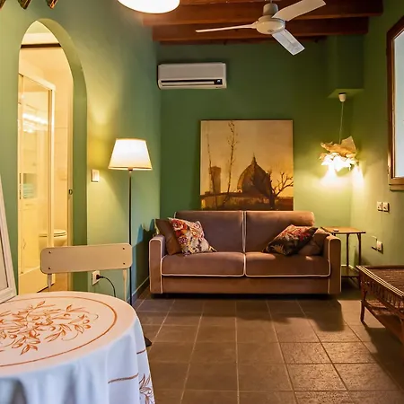 Loft With Terrace At Boboli Garden Lägenhet